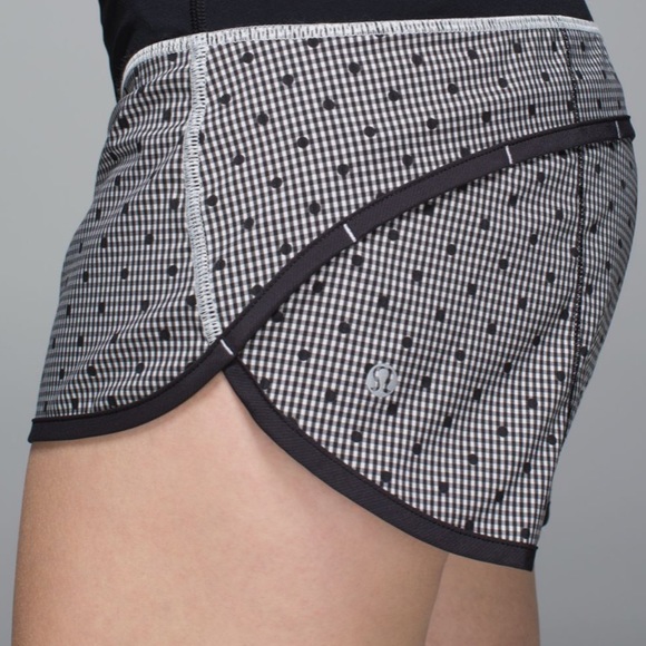 Lululemon shorts - Picture 9 of 10